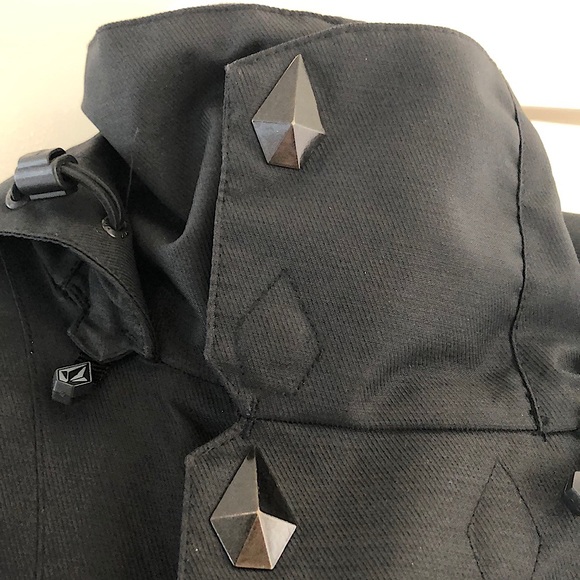 Volcom Ski/Snowboard Jacket - Picture 9 of 11